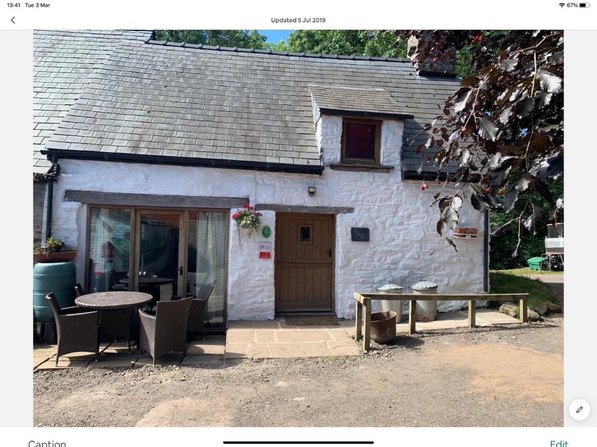 Ty Fferm Hen, Ancient Farmhouse, Coity Bach Talybont-on-Usk Exterior foto