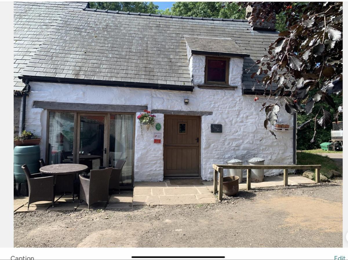 Ty Fferm Hen, Ancient Farmhouse, Coity Bach Talybont-on-Usk Exterior foto
